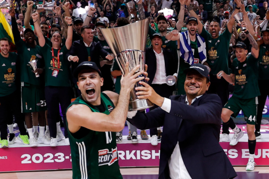 Το ευρωπαϊκό τρόπαιο στα χέρια των Σλούκα και Αταμάν